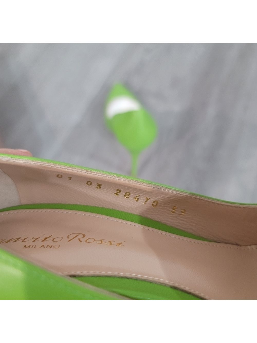 Rare GIANVITO ROSSI 105 Kiwi Leather Pumps - Picture 9 of 16